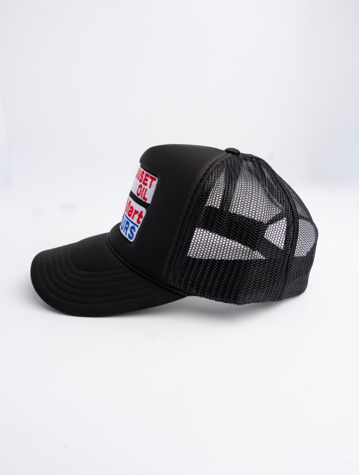 Black trucker Hat ™