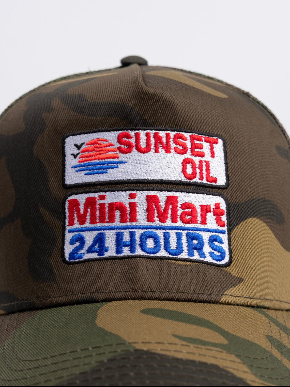 Sunset Oil Mini Mart Army Mesh Trucker Fit